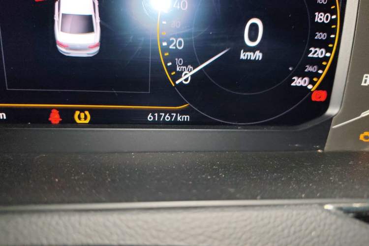 Used Volkswagen Magotan 2020 330TSI DSG Luxury Edition Odometer Close Up