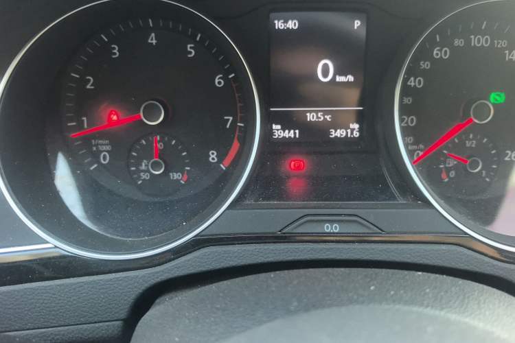 Used Volkswagen Magotan 2020 330TSI DSG Leading Model Odometer Close Up