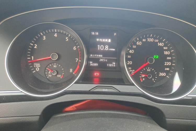 Used Volkswagen Magotan 2020 330TSI DSG Leading Model Odometer Close Up