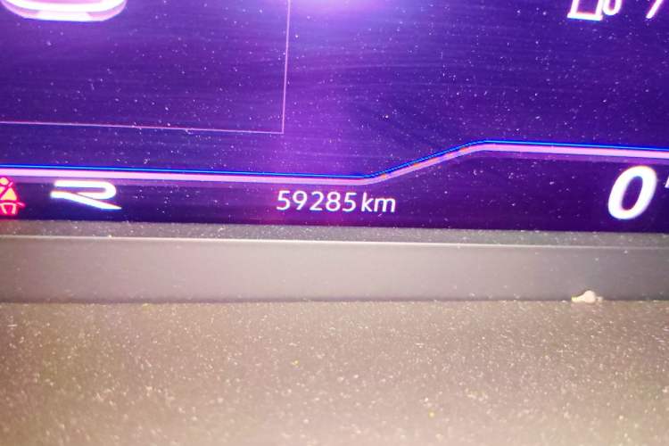 Used Volkswagen Magotan 2020 330TSI DSG Luxury Edition Odometer Close Up