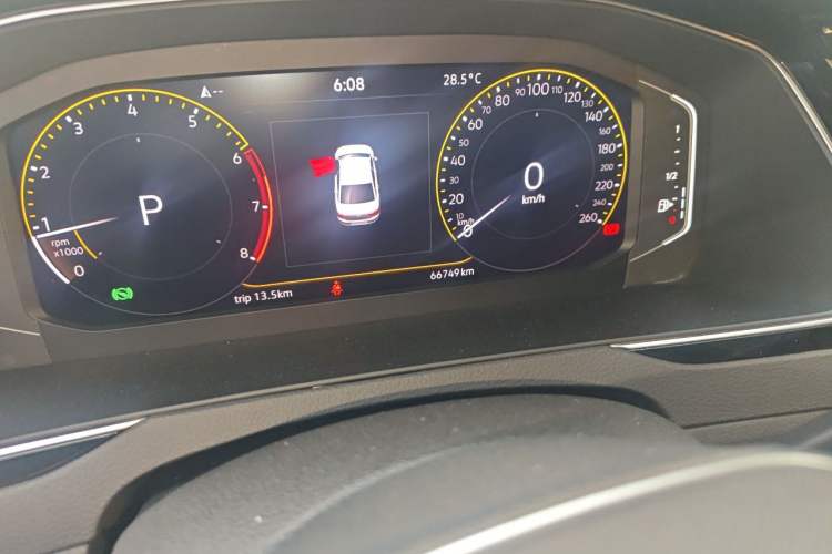 Used Volkswagen Magotan 2020 330TSI DSG Luxury Edition Odometer Close Up