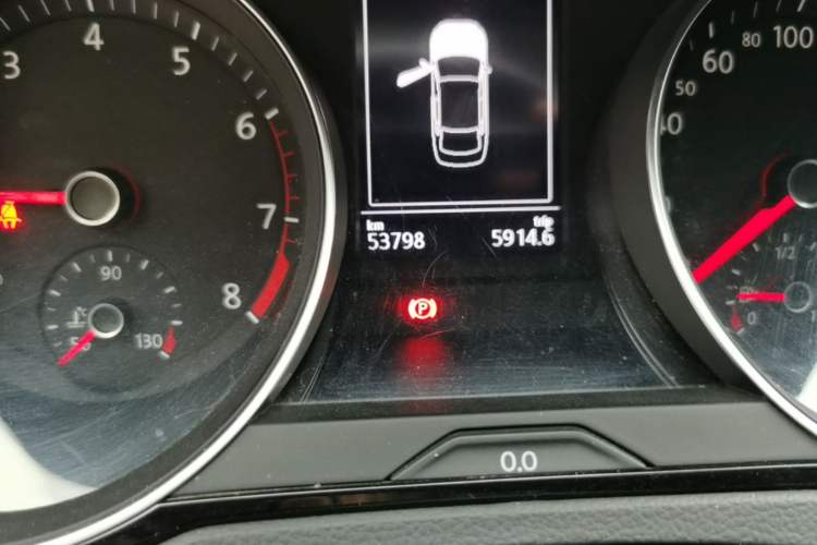 Used Volkswagen Magotan 2020 330TSI DSG Leading Model Odometer Close Up