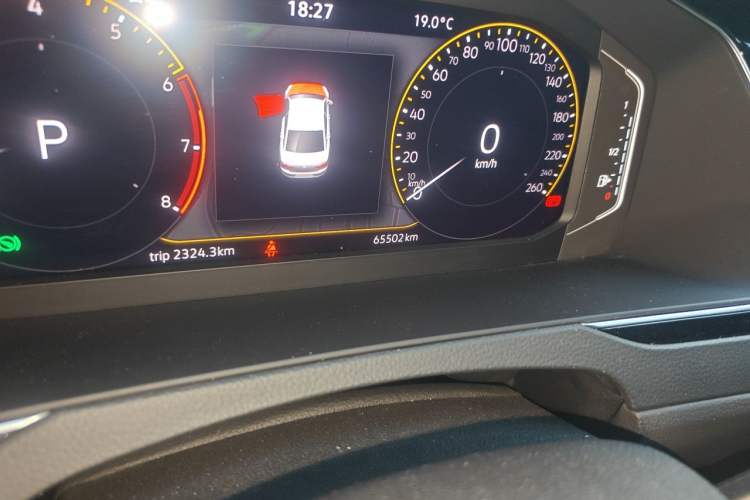 Used Volkswagen Magotan 2020 330TSI DSG Luxury Edition Odometer Close Up