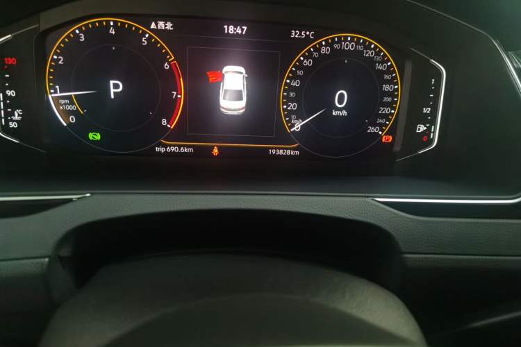 Used Volkswagen Magotan 2020 330TSI DSG Luxury Edition Odometer Close Up