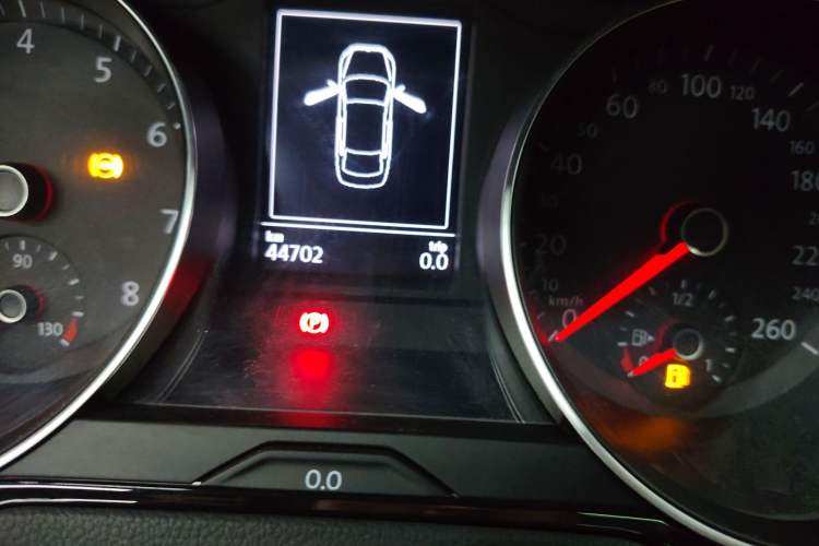 Used Volkswagen Magotan 2020 330TSI DSG Leading Model Odometer Close Up