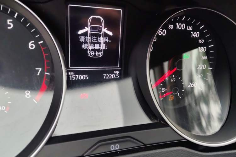 Used Volkswagen Magotan 2020 330TSI DSG Leading Model Odometer Close Up