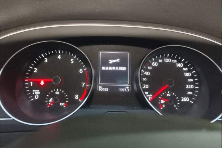 Used Volkswagen Magotan 2020 280TSI DSG Comfort Edition Odometer Close Up