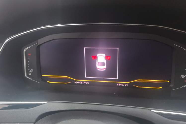 Used Volkswagen Magotan 2020 330TSI DSG Luxury Edition Odometer Close Up