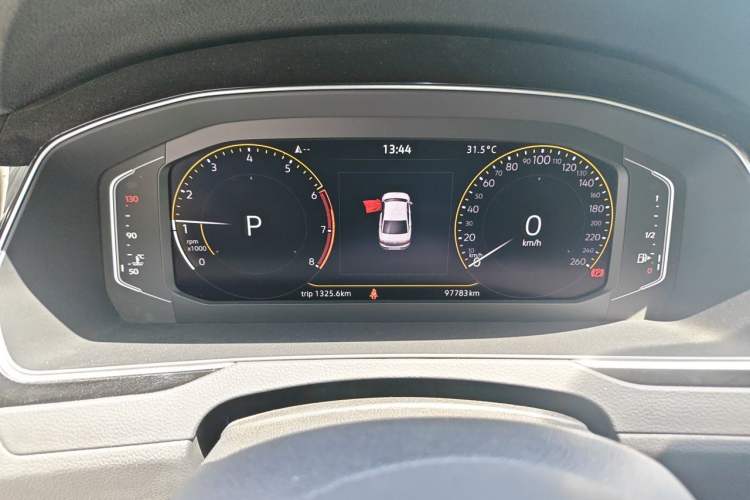 Used Volkswagen Magotan 2020 330TSI DSG Luxury Edition Odometer Close Up