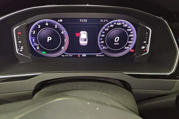 Used Volkswagen Magotan 2020 330TSI DSG Luxury Edition Odometer Close Up