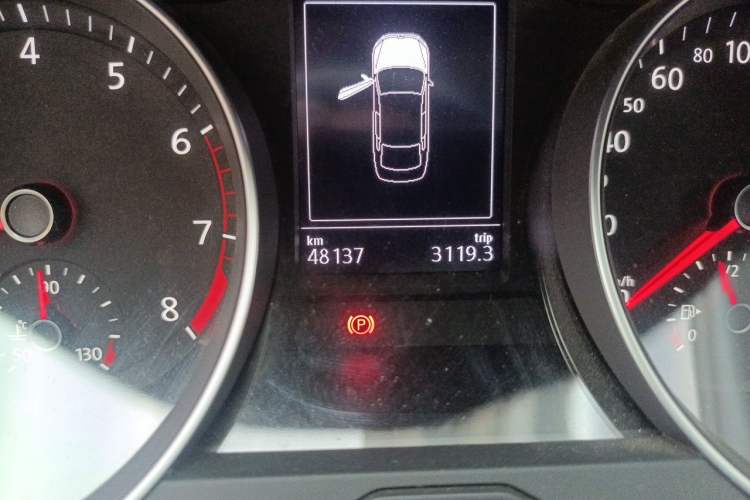 Used Volkswagen Magotan 2020 330TSI DSG Leading Model Odometer Close Up