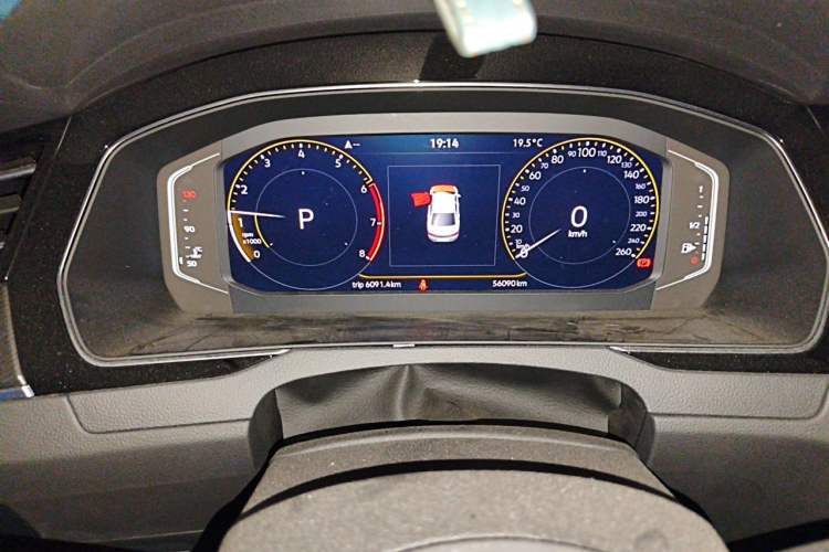 Used Volkswagen Magotan 2020 330TSI DSG Luxury Edition Odometer Close Up