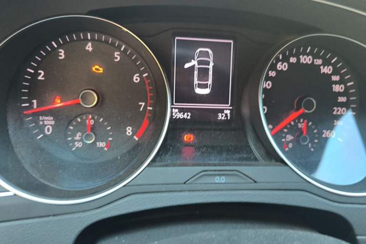 Used Volkswagen Magotan 2020 280TSI DSG Comfort Edition Odometer Close Up