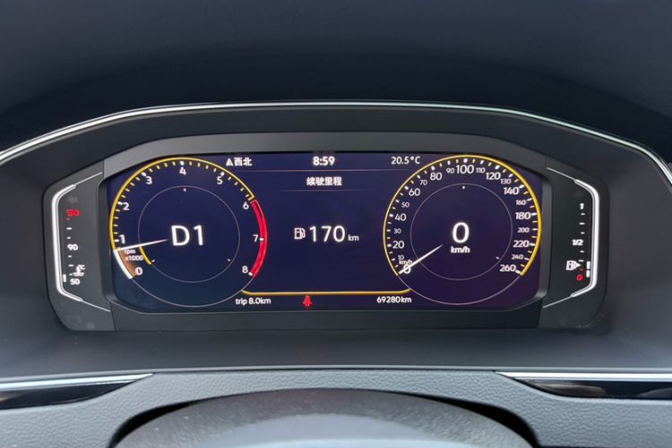 Used Volkswagen Magotan 2020 330TSI DSG Luxury Edition Odometer Close Up