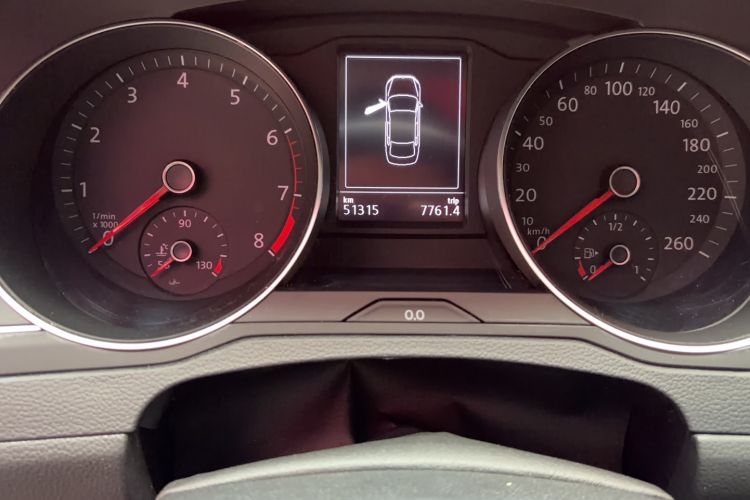Used Volkswagen Magotan 2020 280TSI DSG Comfort Edition Odometer Close Up