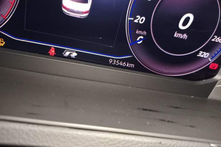 Used Volkswagen Magotan 2020 330TSI DSG Luxury Edition Odometer Close Up