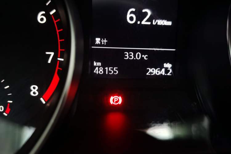 Used Volkswagen Magotan 2020 280TSI DSG Comfort Edition Odometer Close Up