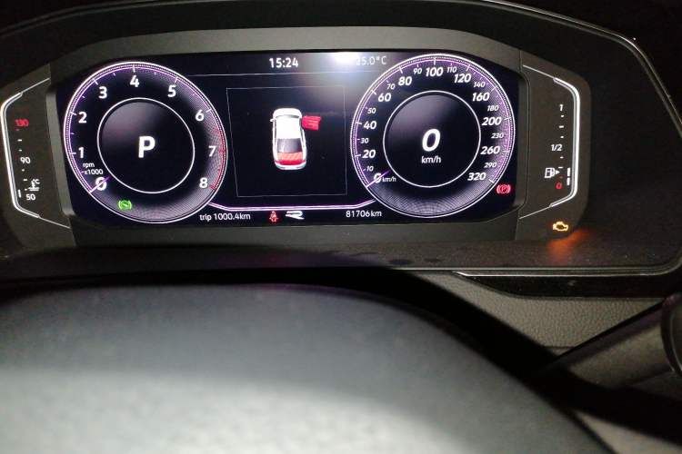 Used Volkswagen Magotan 2020 330TSI DSG Leading Model Odometer Close Up