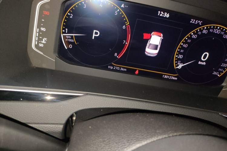 Used Volkswagen Magotan 2020 330TSI DSG Luxury Edition Odometer Close Up