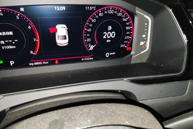 Used Volkswagen Magotan 2020 330TSI DSG Luxury Edition Odometer Close Up