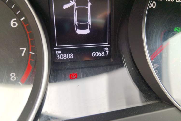 Used Volkswagen Magotan 2020 330TSI DSG Leading Model Odometer Close Up