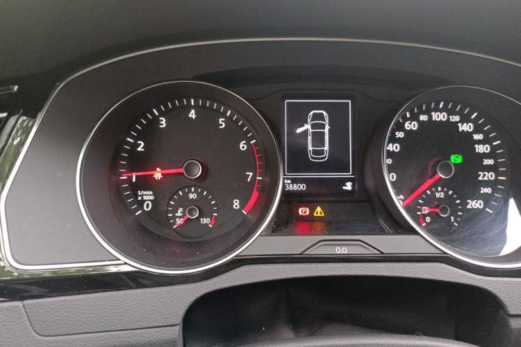 Used Volkswagen Magotan 2020 330TSI DSG Leading Model Odometer Close Up