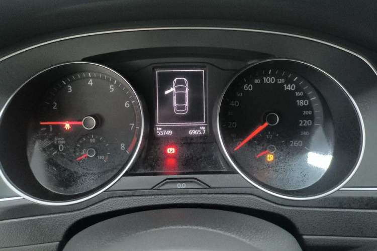 Used Volkswagen Magotan 2020 280TSI DSG Comfort Edition Odometer Close Up