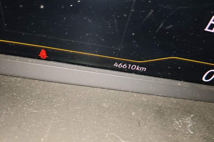 Used Volkswagen Magotan 2020 330TSI DSG Luxury Edition Odometer Close Up
