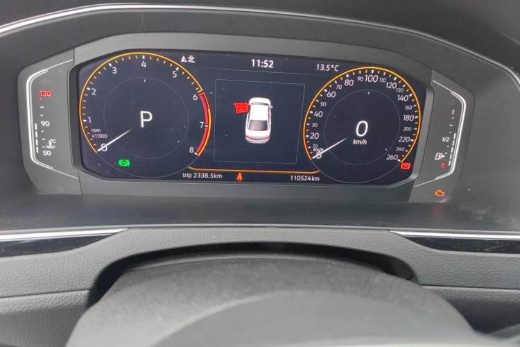 Used Volkswagen Magotan 2020 330TSI DSG Luxury Edition Odometer Close Up