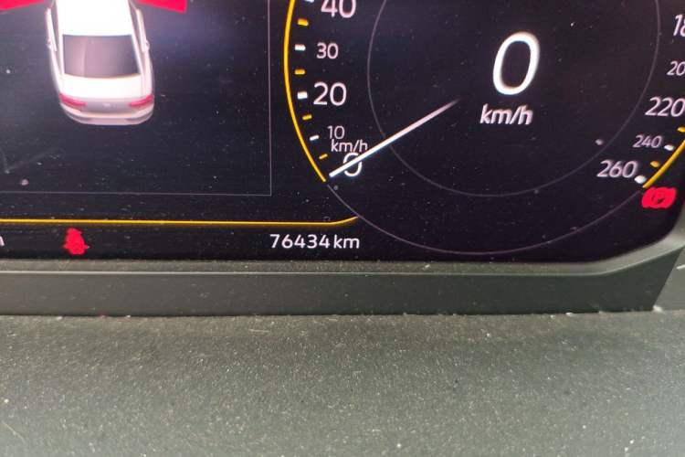 Used Volkswagen Magotan 2020 330TSI DSG Luxury Edition Odometer Close Up