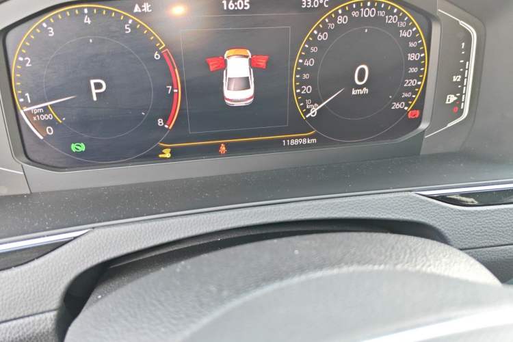 Used Volkswagen Magotan 2020 330TSI DSG Leading Model Odometer Close Up