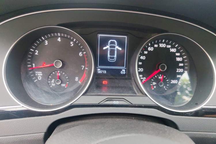 Used Volkswagen Magotan 2020 330TSI DSG Leading Model Odometer Close Up