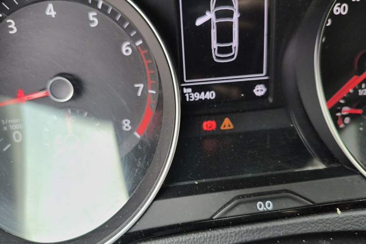 Used Volkswagen Magotan 2020 280TSI DSG Leading Edition Odometer Close Up