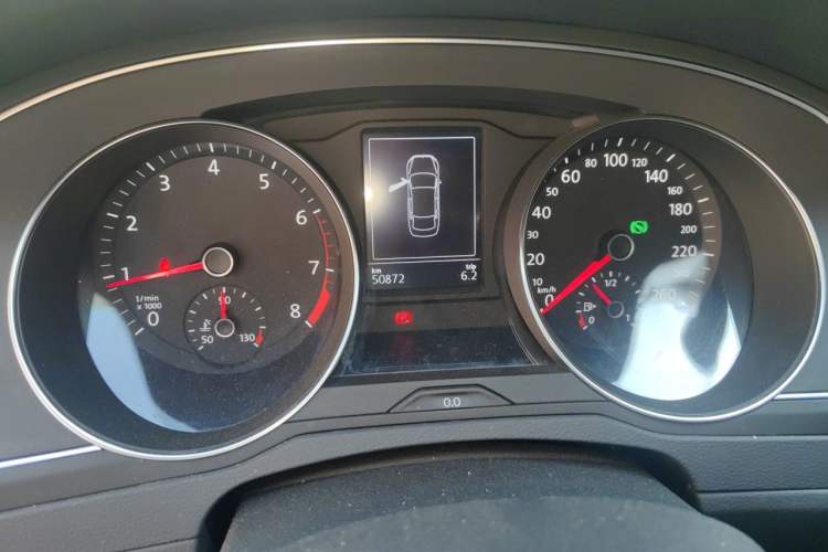 Used Volkswagen Magotan 2020 280TSI DSG Comfort Edition Odometer Close Up