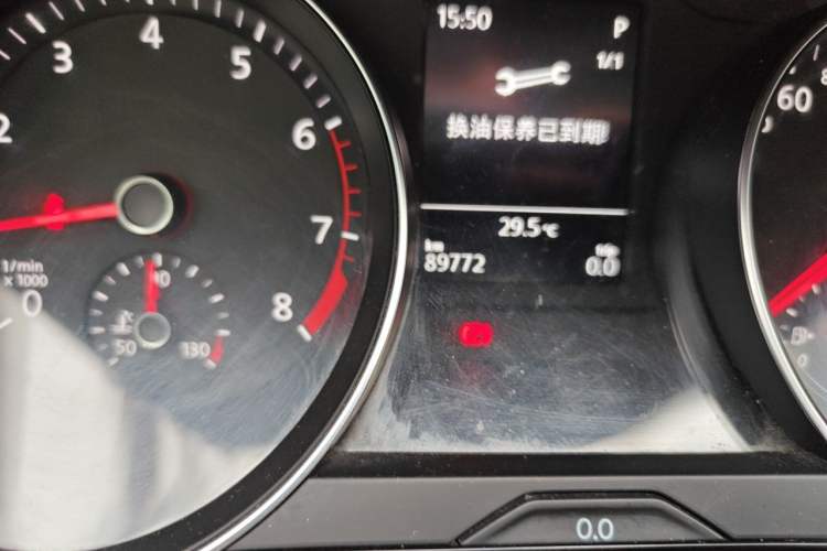 Used Volkswagen Magotan 2020 330TSI DSG Leading Model Odometer Close Up