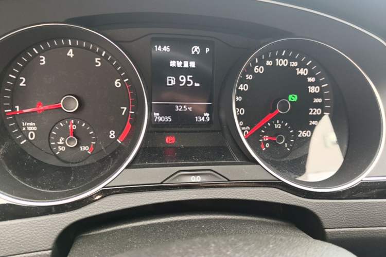 Used Volkswagen Magotan 2020 330TSI DSG Leading Model Odometer Close Up