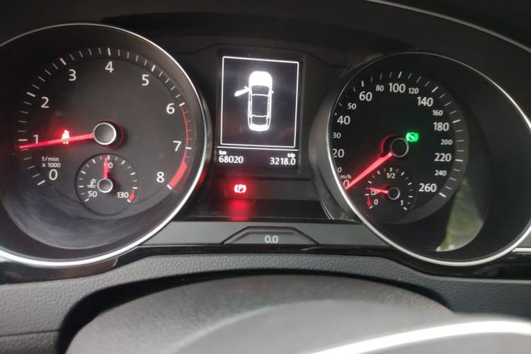 Used Volkswagen Magotan 2020 330TSI DSG Leading Model Odometer Close Up