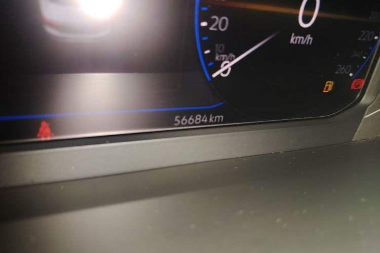 Used Volkswagen Magotan 2020 330TSI DSG Luxury Edition Odometer Close Up