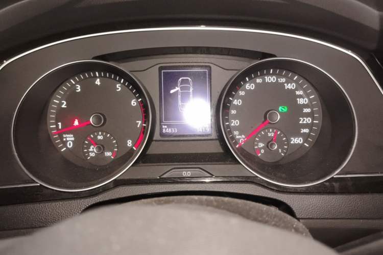 Used Volkswagen Magotan 2020 330TSI DSG Leading Model Odometer Close Up