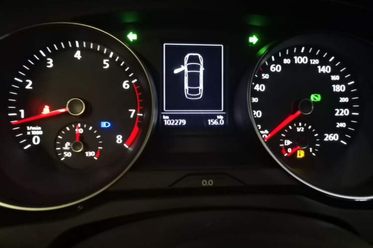 Used Volkswagen Magotan 2020 330TSI DSG Leading Model Odometer Close Up