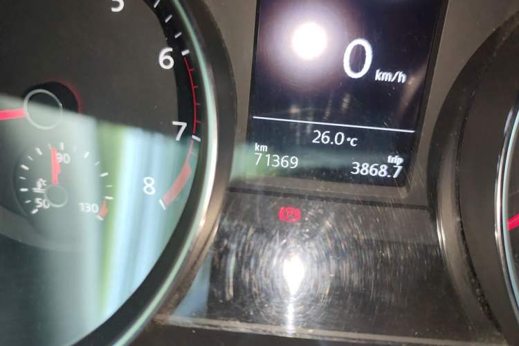 Used Volkswagen Magotan 2020 330TSI DSG Leading Model Odometer Close Up