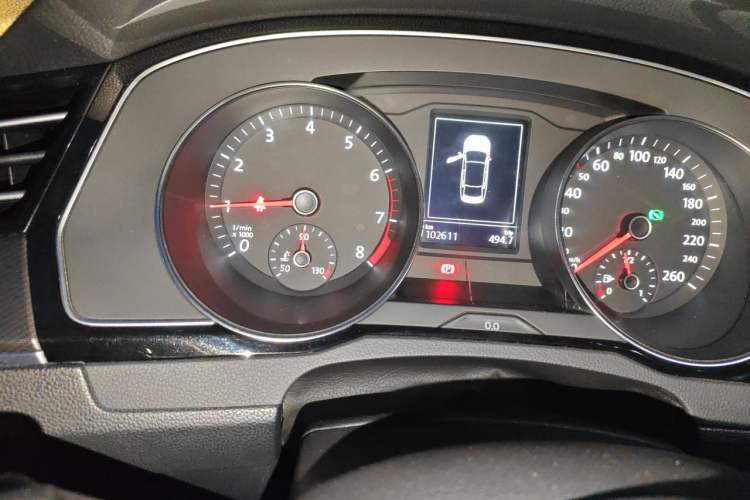 Used Volkswagen Magotan 2020 330TSI DSG Leading Model Odometer Close Up