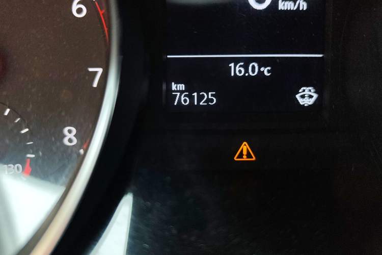 Used Volkswagen Magotan 2020 330TSI DSG Leading Model Odometer Close Up