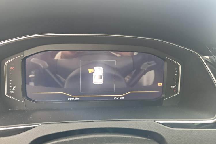 Used Volkswagen Magotan 2020 330TSI DSG Luxury Edition Odometer Close Up