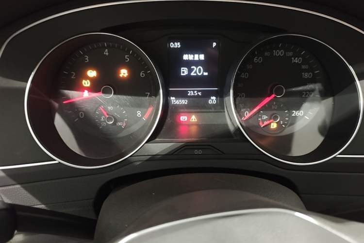 Used Volkswagen Magotan 2020 280TSI DSG Comfort Edition Odometer Close Up