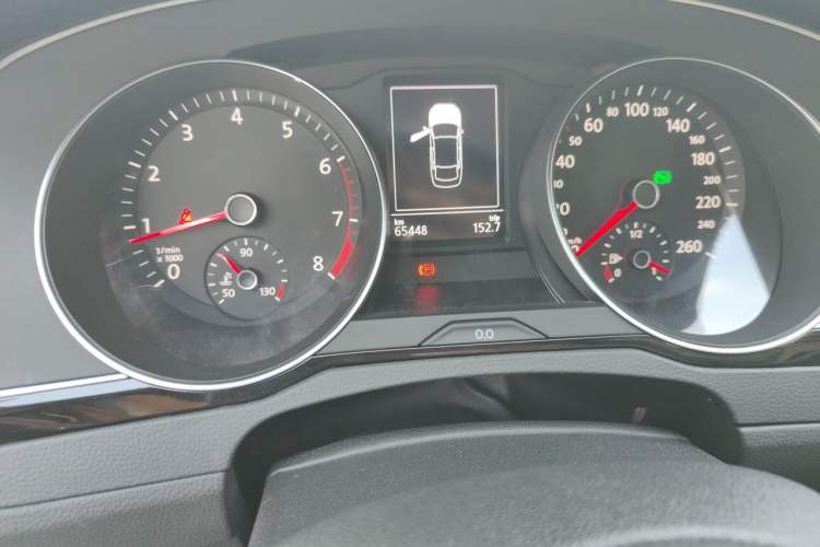 Used Volkswagen Magotan 2020 330TSI DSG Leading Model Odometer Close Up