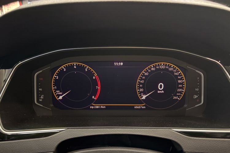 Used Volkswagen Magotan 2020 330TSI DSG Luxury Edition Odometer Close Up
