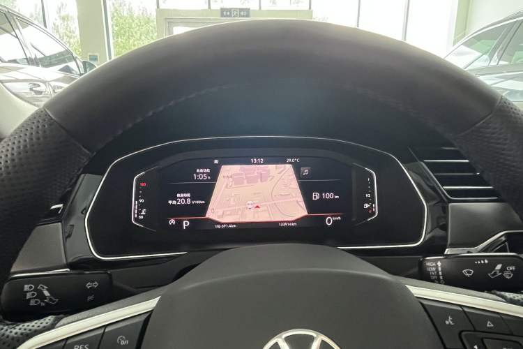 Used Volkswagen Magotan 2020 330TSI DSG Luxury Edition Odometer Close Up