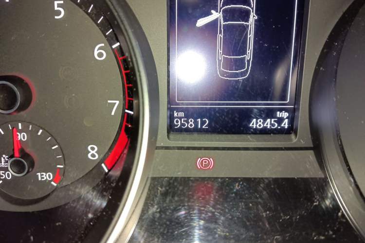 Used Volkswagen Magotan 2020 330TSI DSG Leading Model Odometer Close Up