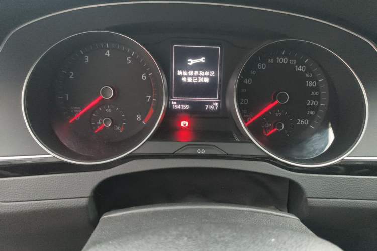 Used Volkswagen Magotan 2020 330TSI DSG Leading Model Odometer Close Up